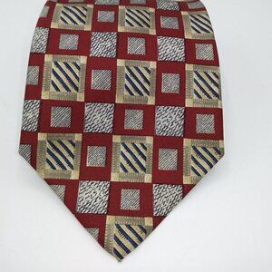 Roundtree & Yorke Tie